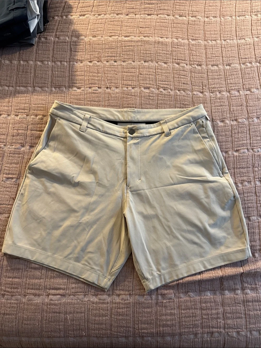 Lululemon ABC Classic Fit Shorts 7” Inseam in Khaki
